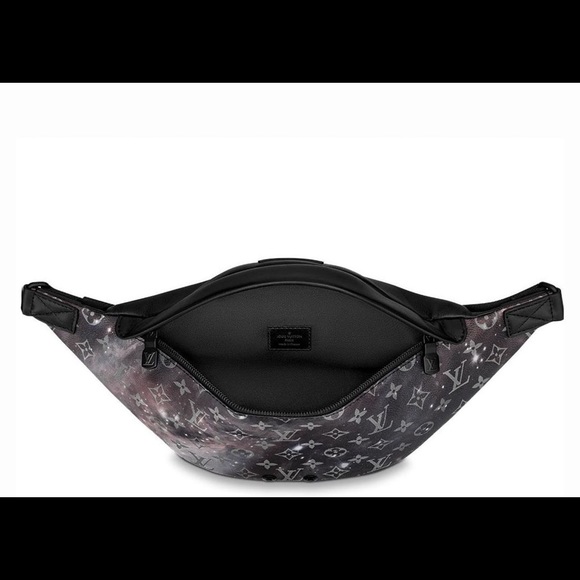 Louis Vuitton Crossbody Bag/Fanny Pack (Rare) - Picture 3 of 8